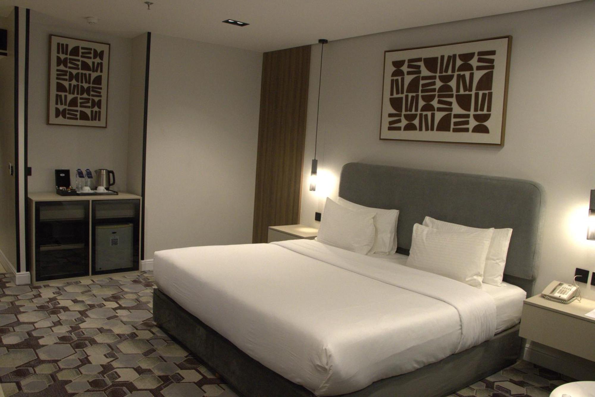 Hotel Continent Al Waha