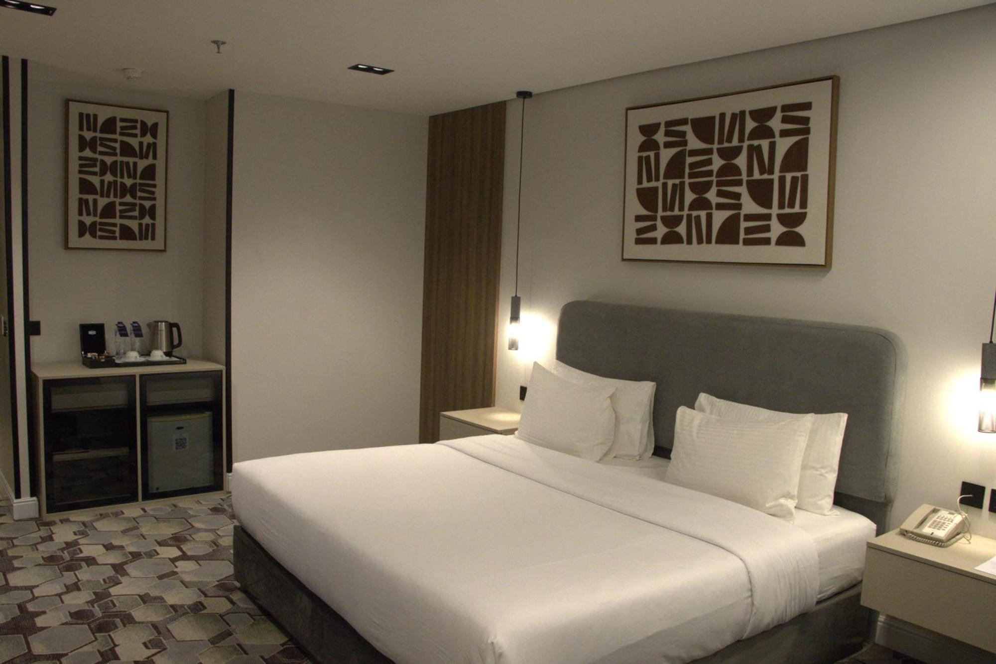 Hotel Continent Al Waha 4*