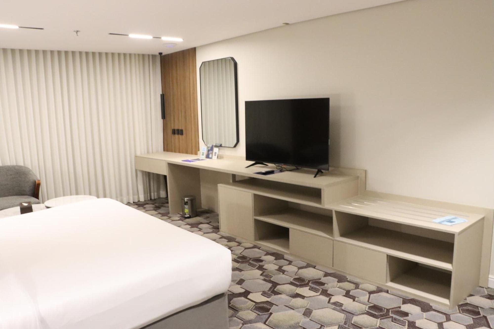 Hotel Continent Al Waha 4*