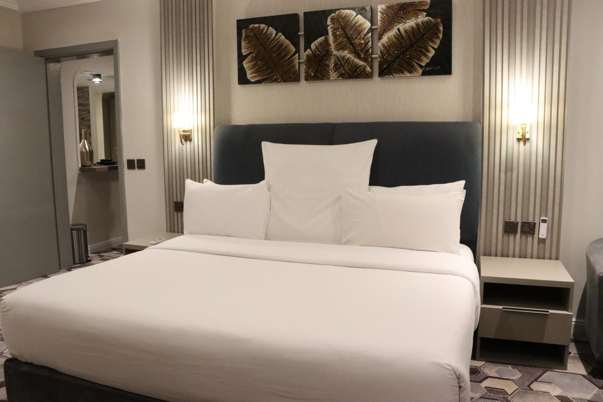 Hotel Continent Al Waha