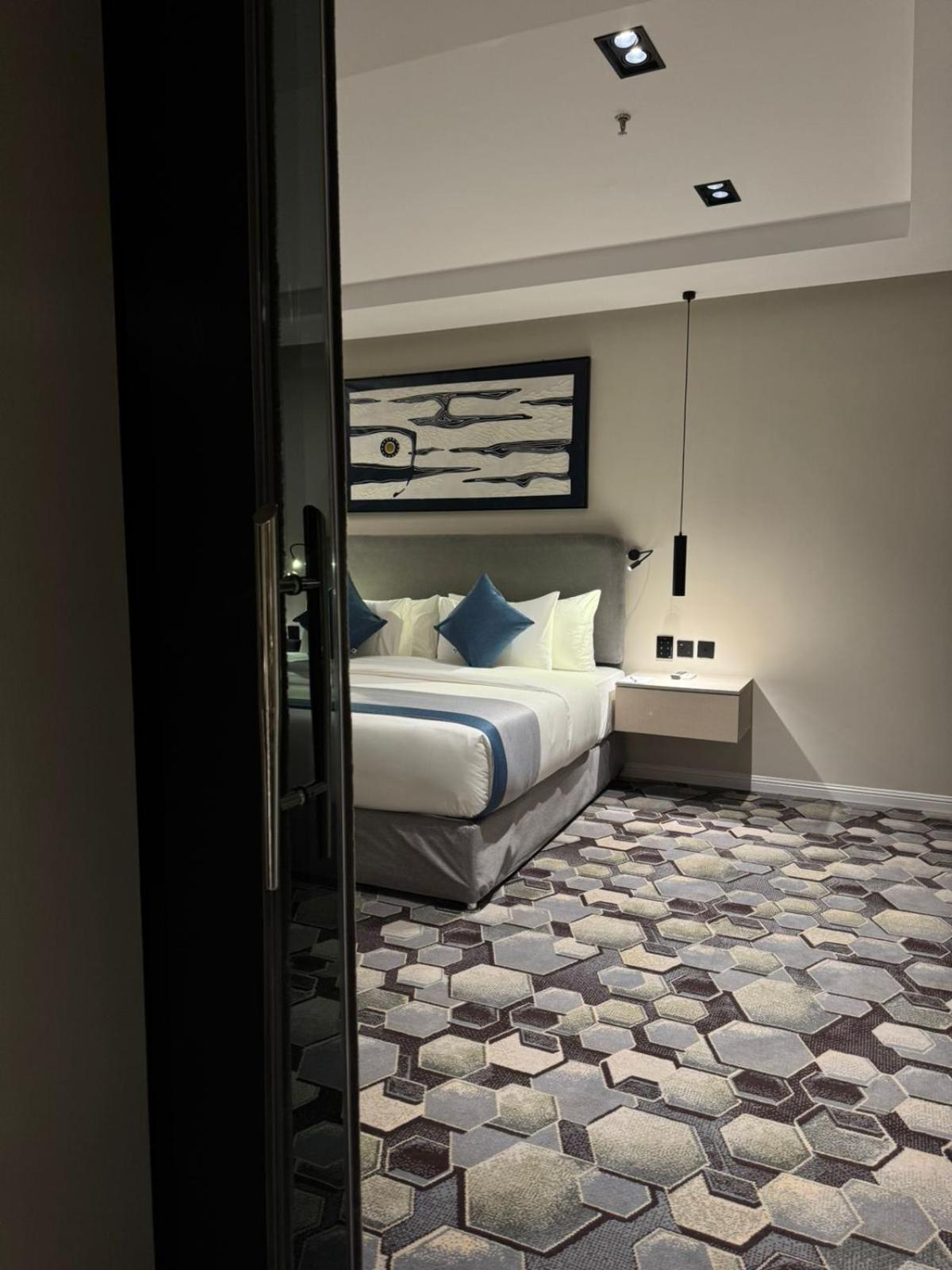 Hotel Continent Al Waha 4*